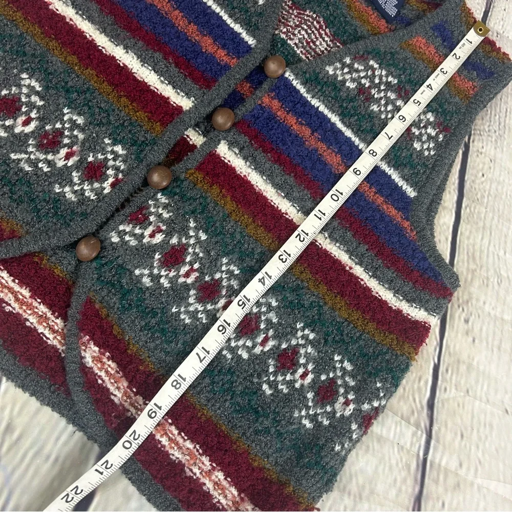 Lizsport petite knit sweater vest wood buttons cozy